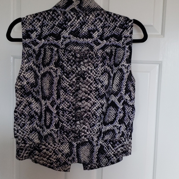 Top - Picture 5 of 5